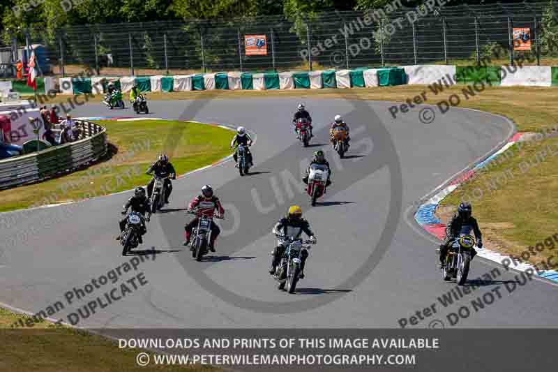 Vintage motorcycle club;eventdigitalimages;mallory park;mallory park trackday photographs;no limits trackdays;peter wileman photography;trackday digital images;trackday photos;vmcc festival 1000 bikes photographs